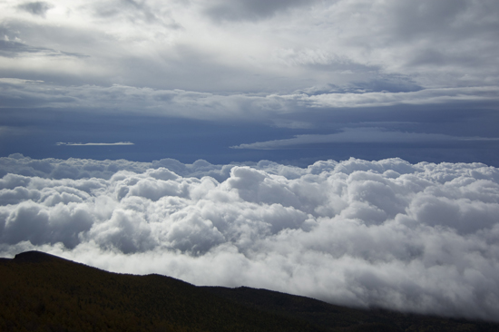 富士山の山小屋・宝永山荘からの雲海